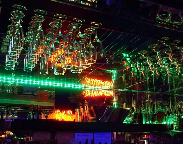 Bar Le Champion - Nightclub in Laval, Canada
