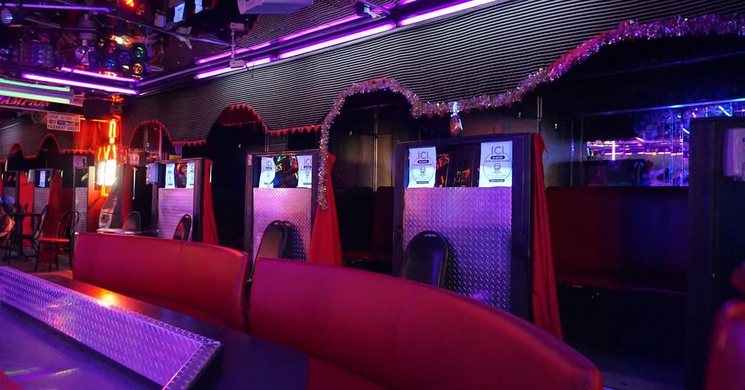 Bar Le Champion - Nightclub in Laval, Canada