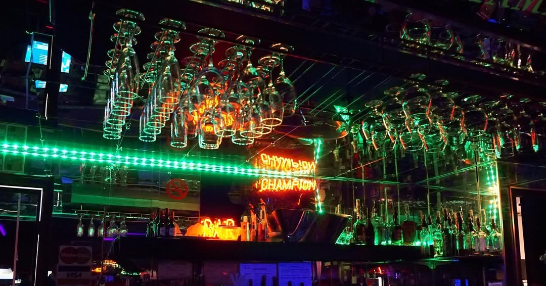 Bar Le Champion - Nightclub in Laval, Canada