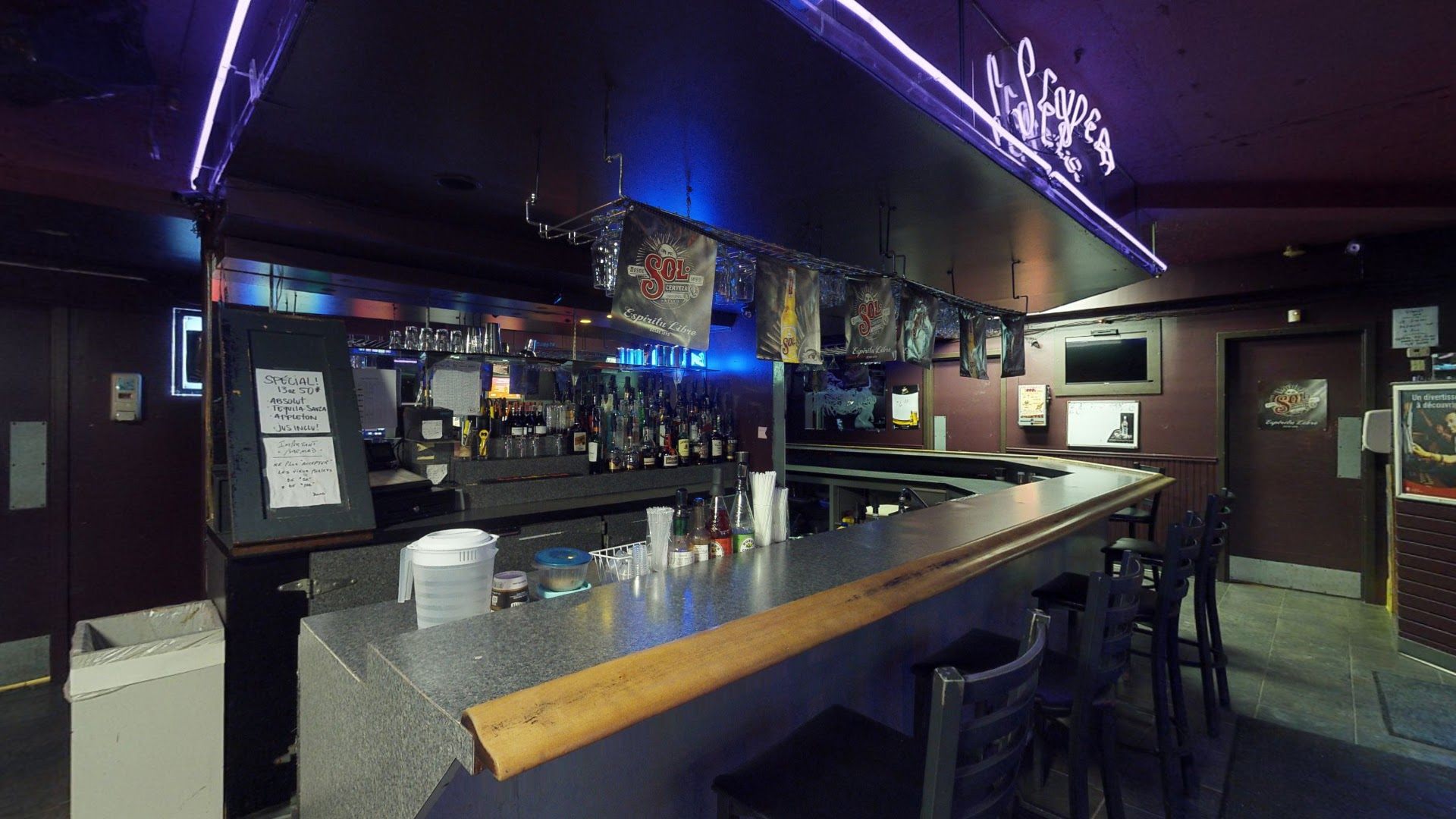 Bar Sexpert - Nightclub in Laval, Canada