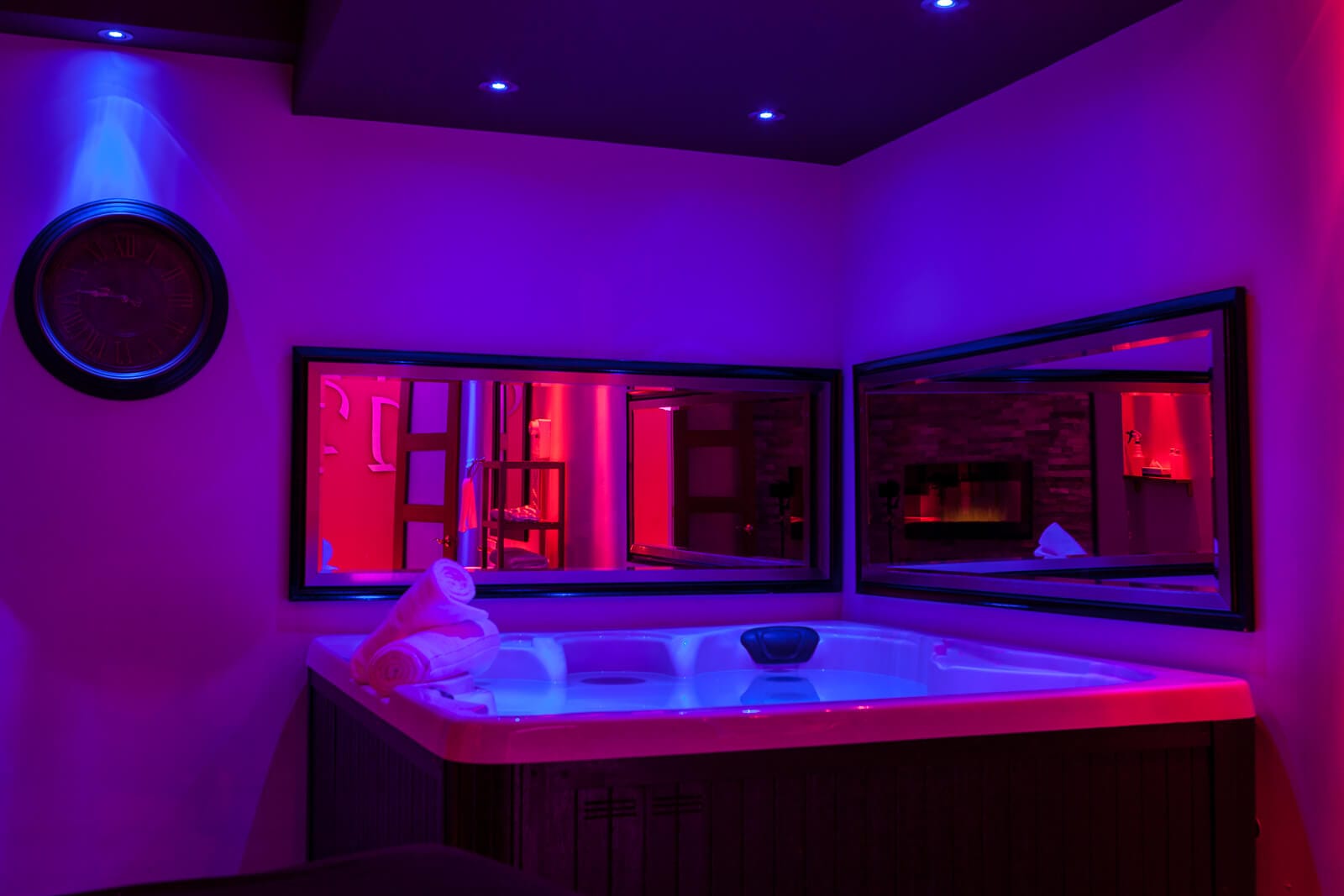 Salon Fantaisies - Erotic Massage in Longueuil, Canada