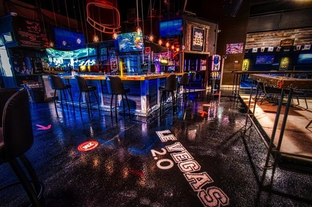 Bar Le Vegas - Nightclub in Longueuil, Canada