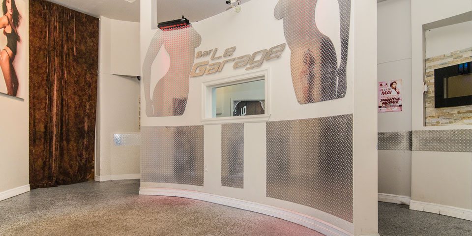 Bar Le Garage (Cabaret Spectacle) - Nightclub in Mirabel, Canada