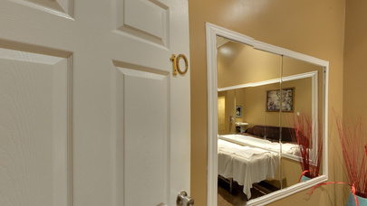 Blue Lagoon Spa - Erotic Massage in Mississauga, Canada