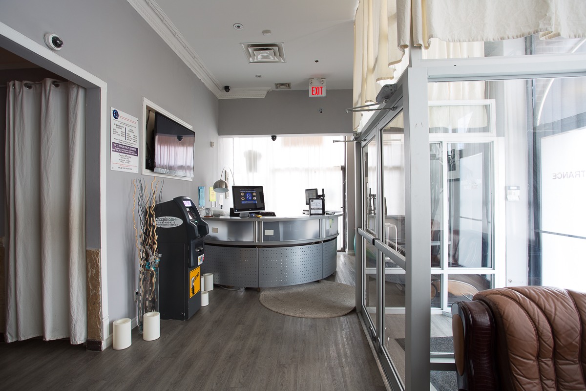 Blue Lagoon Spa - Erotic Massage in Mississauga, Canada