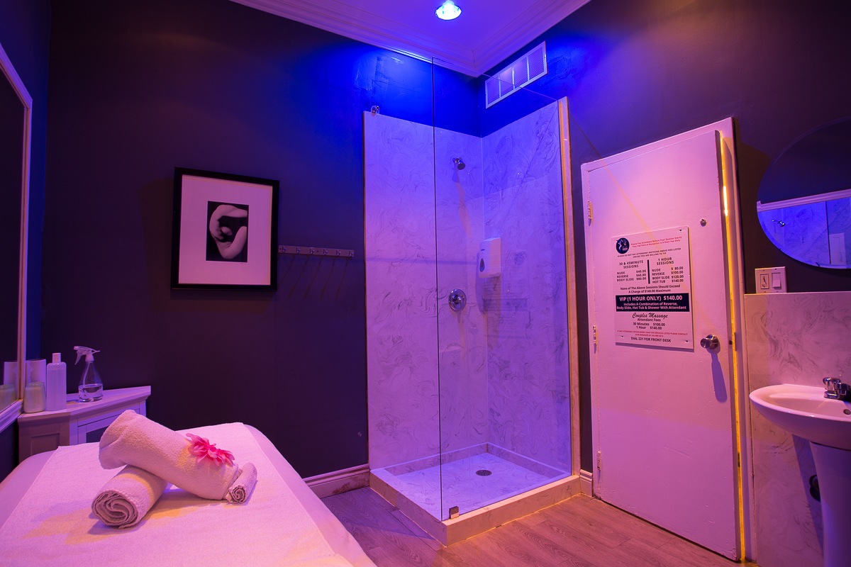 Blue Lagoon Spa - Erotic Massage in Mississauga, Canada