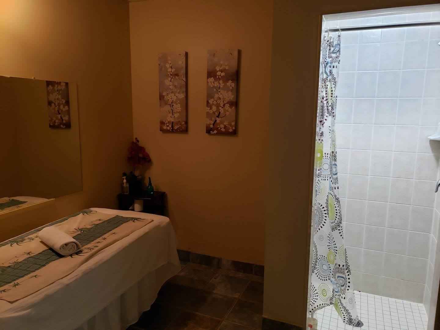 Studio Bluemoon - Erotic Massage in Mississauga, Canada