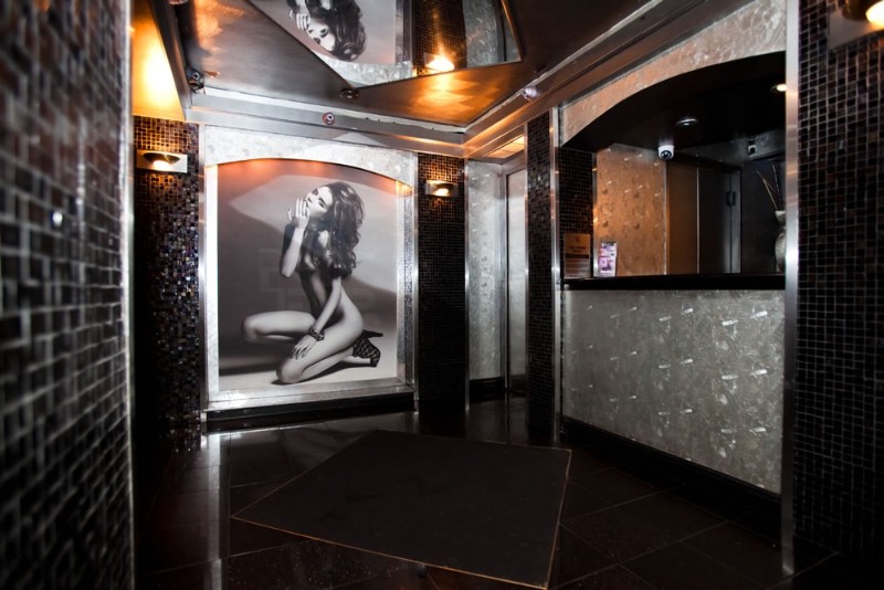Diamonds Cabaret - Nightclub in Mississauga, Canada