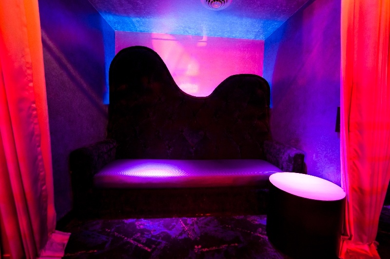 Diamonds Cabaret - Nightclub in Mississauga, Canada