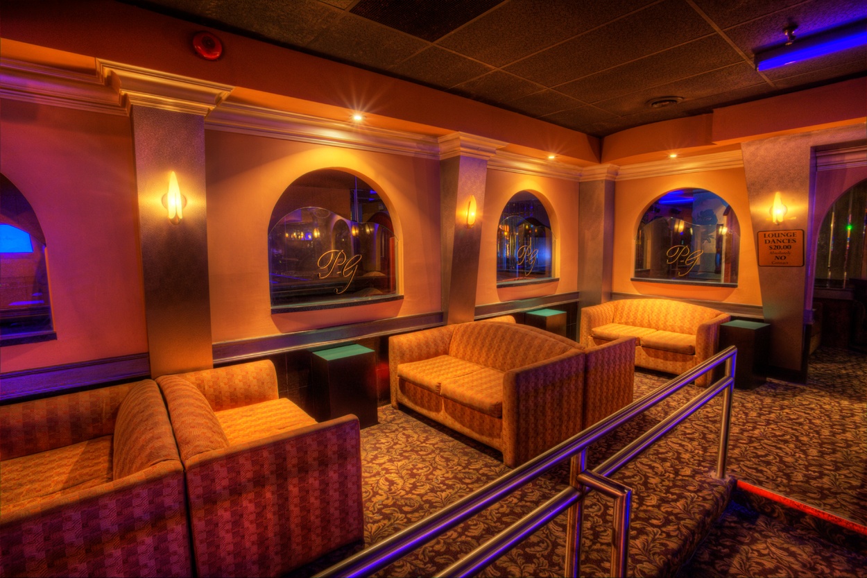 Pure Gold Gentlemen's Club - Nightclub in Mississauga, Canada