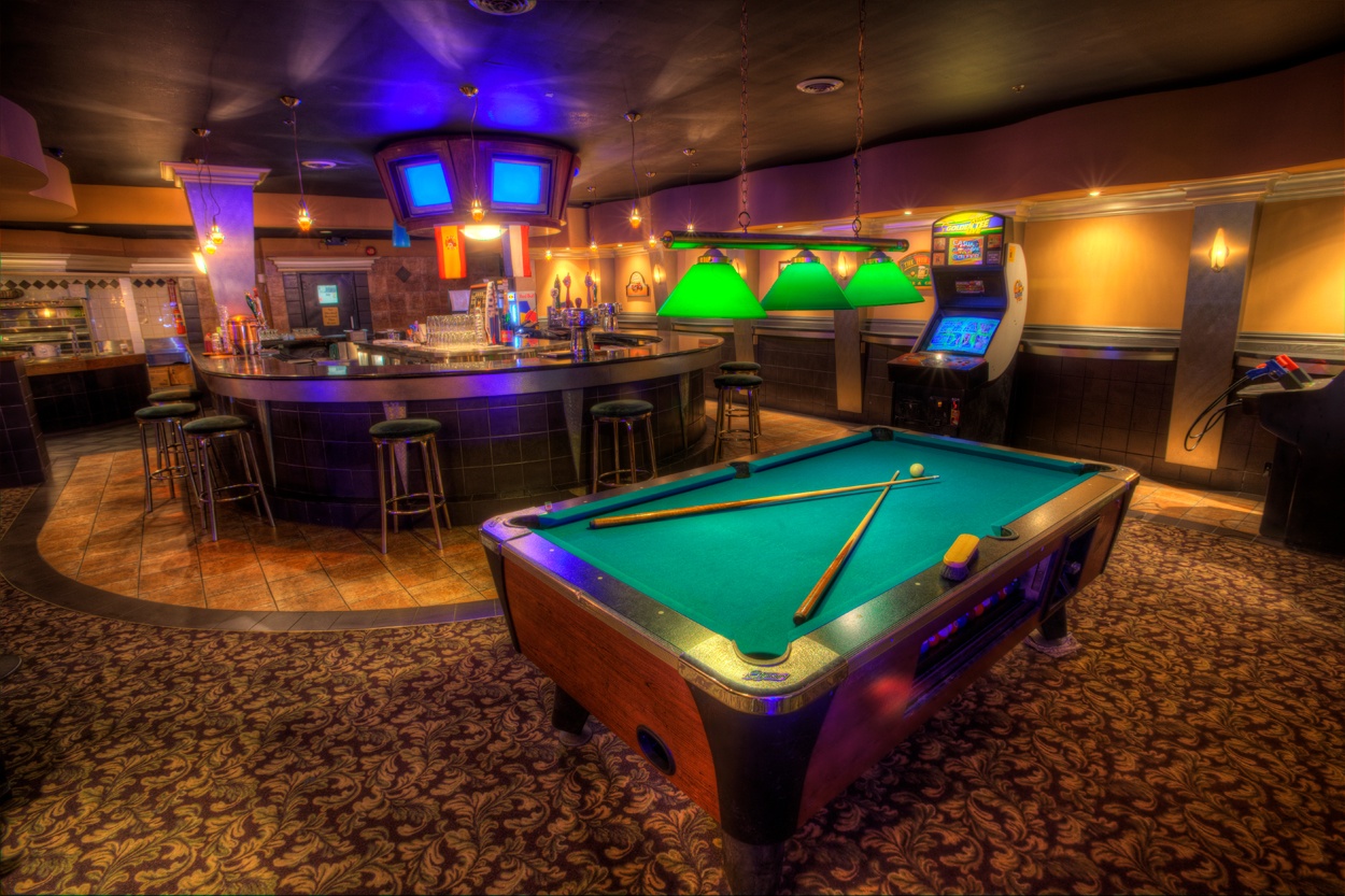 Pure Gold Gentlemen's Club - Nightclub in Mississauga, Canada