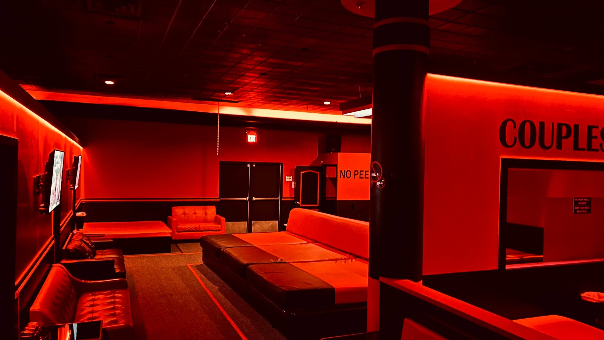 Club M4 - Swinger Club in Mississauga, Canada