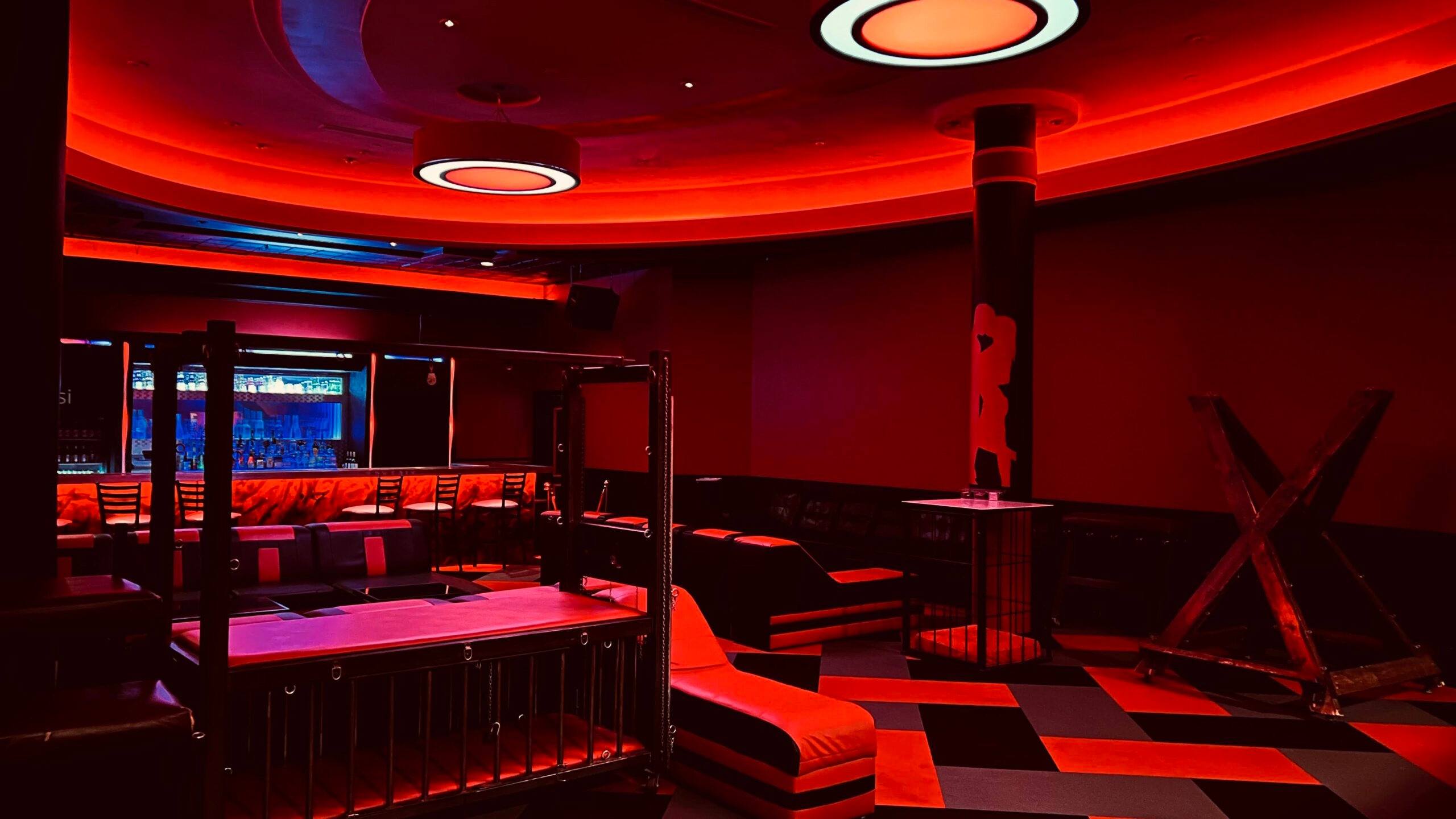 Club M4 - Swinger Club in Mississauga, Canada