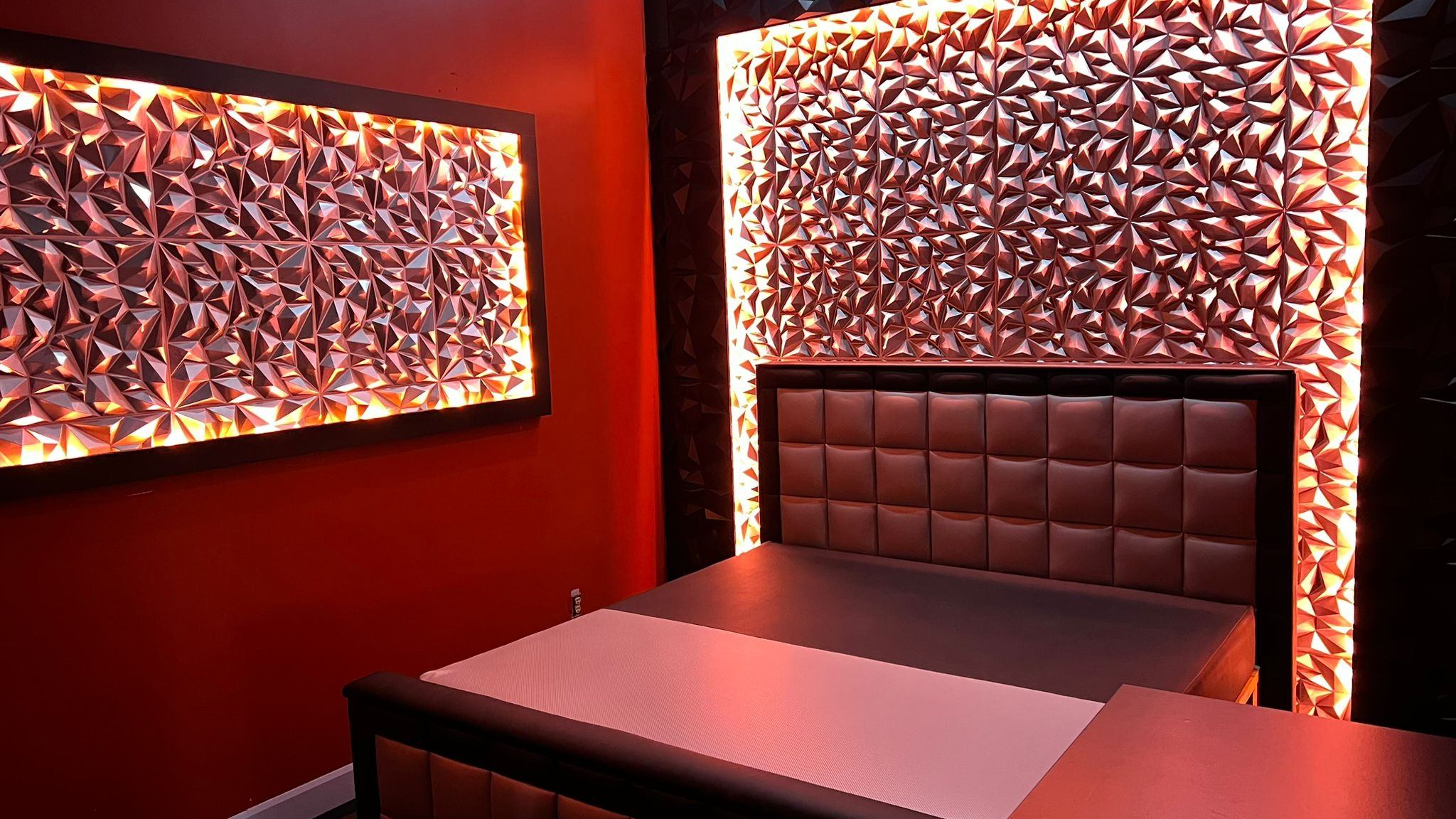 Club M4 - Swinger Club in Mississauga, Canada