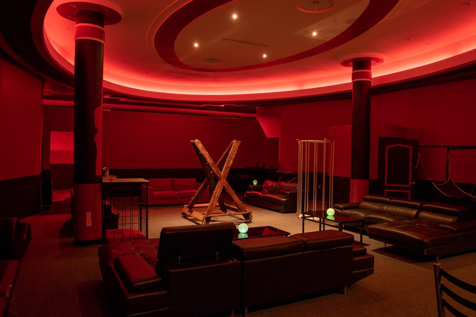 Club M4 - Swinger Club in Mississauga, Canada