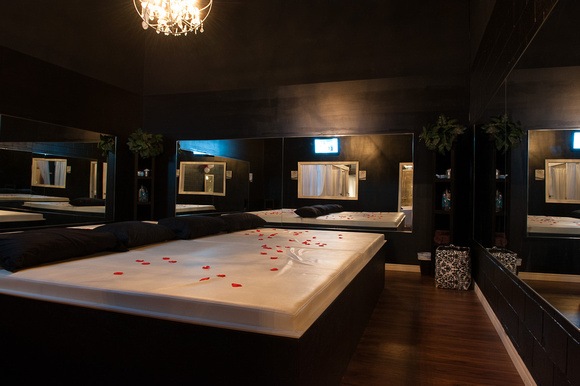 The X Club - Swinger Club in Mississauga, Canada