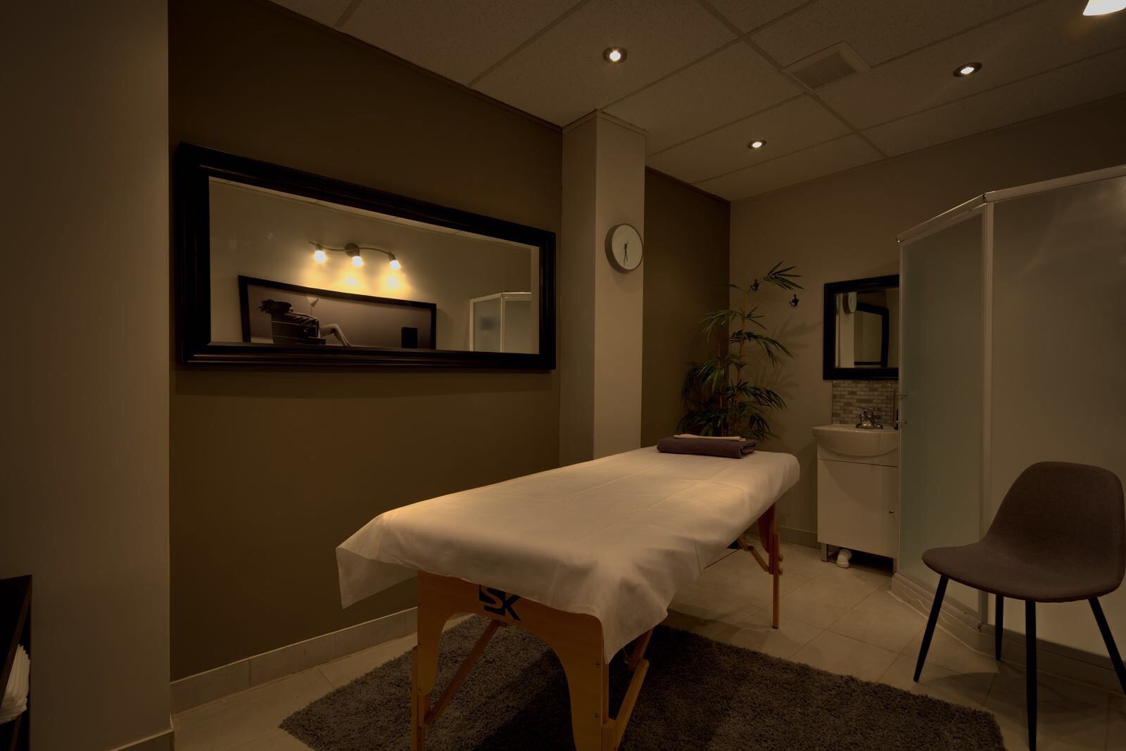 Massage 514 (Cinqunquatre) - Erotic Massage in Montreal, Canada