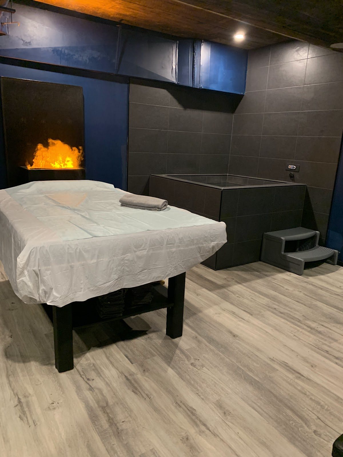 MontrÉAl Nuru Vip - Erotic Massage in Montreal, Canada