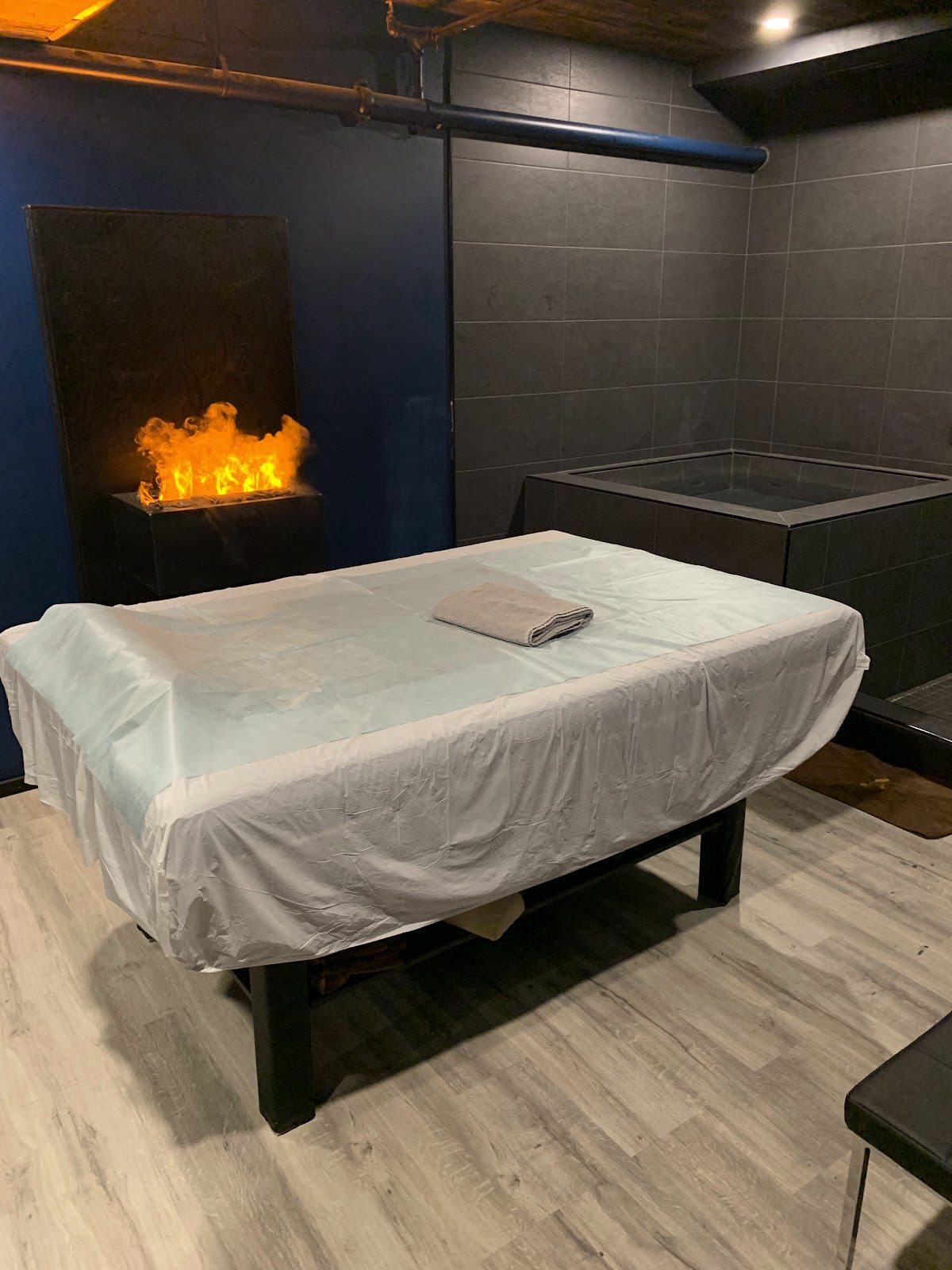 MontrÉAl Nuru Vip - Erotic Massage in Montreal, Canada