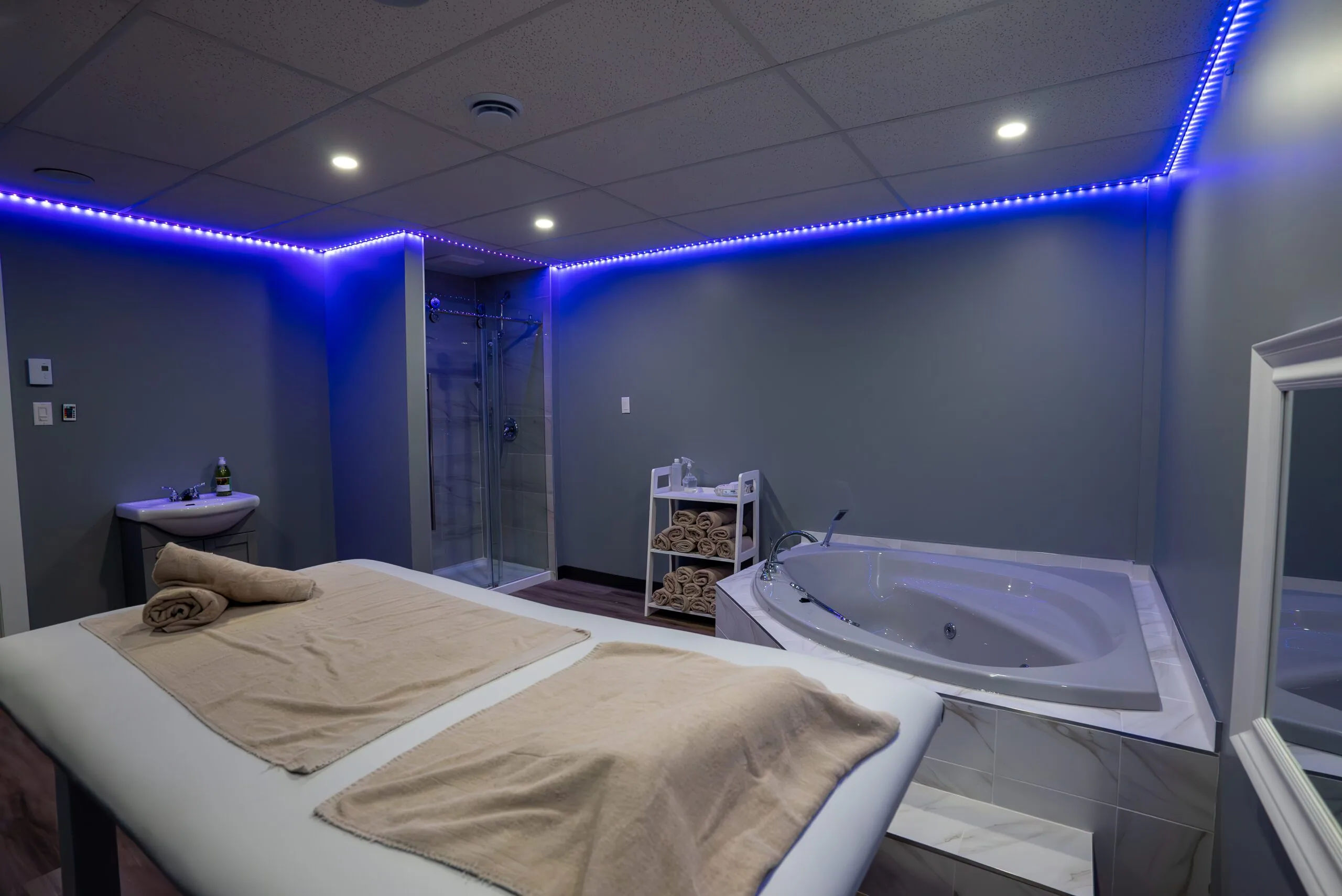 Spa ZÉPhyr - Erotic Massage in Montreal, Canada