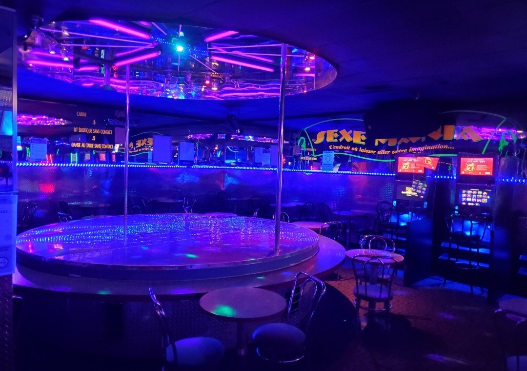 Bar Mania (Cabaret Spectacle) - Nightclub in Montreal, Canada