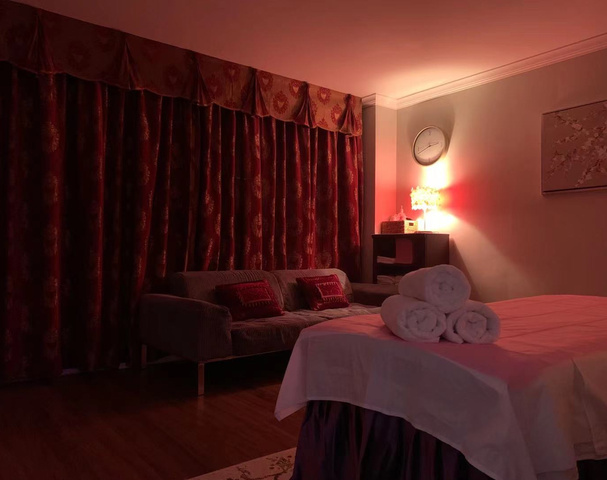 Lux Spa - Erotic Massage in North York, Canada