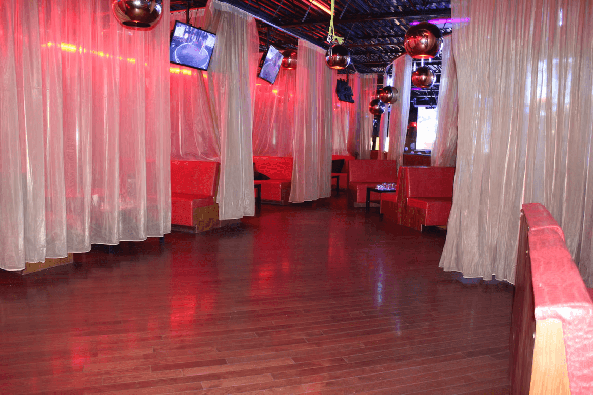 The Nine-0-Five Lounge - Nightclub in Pickering, Canada