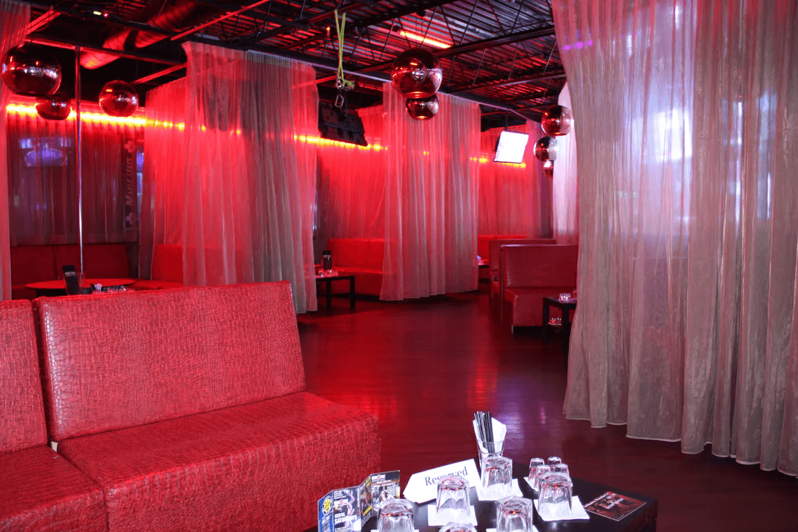 The Nine-0-Five Lounge - Nightclub in Pickering, Canada