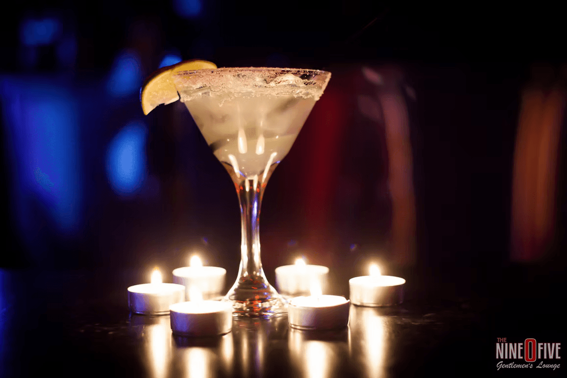 The Nine-0-Five Lounge - Nightclub in Pickering, Canada