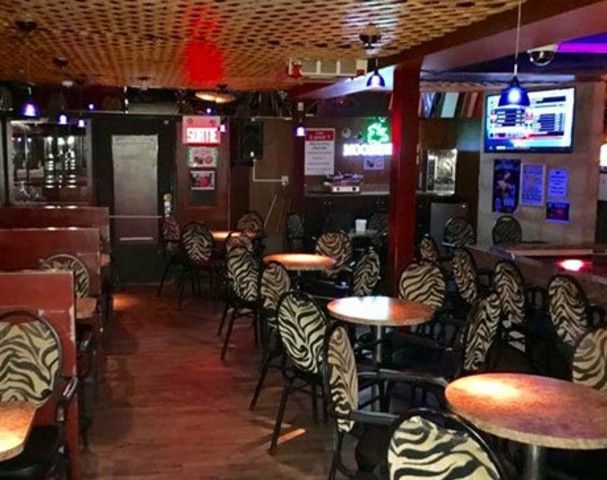 Bar La Broussaille - Nightclub in Quebec, Canada