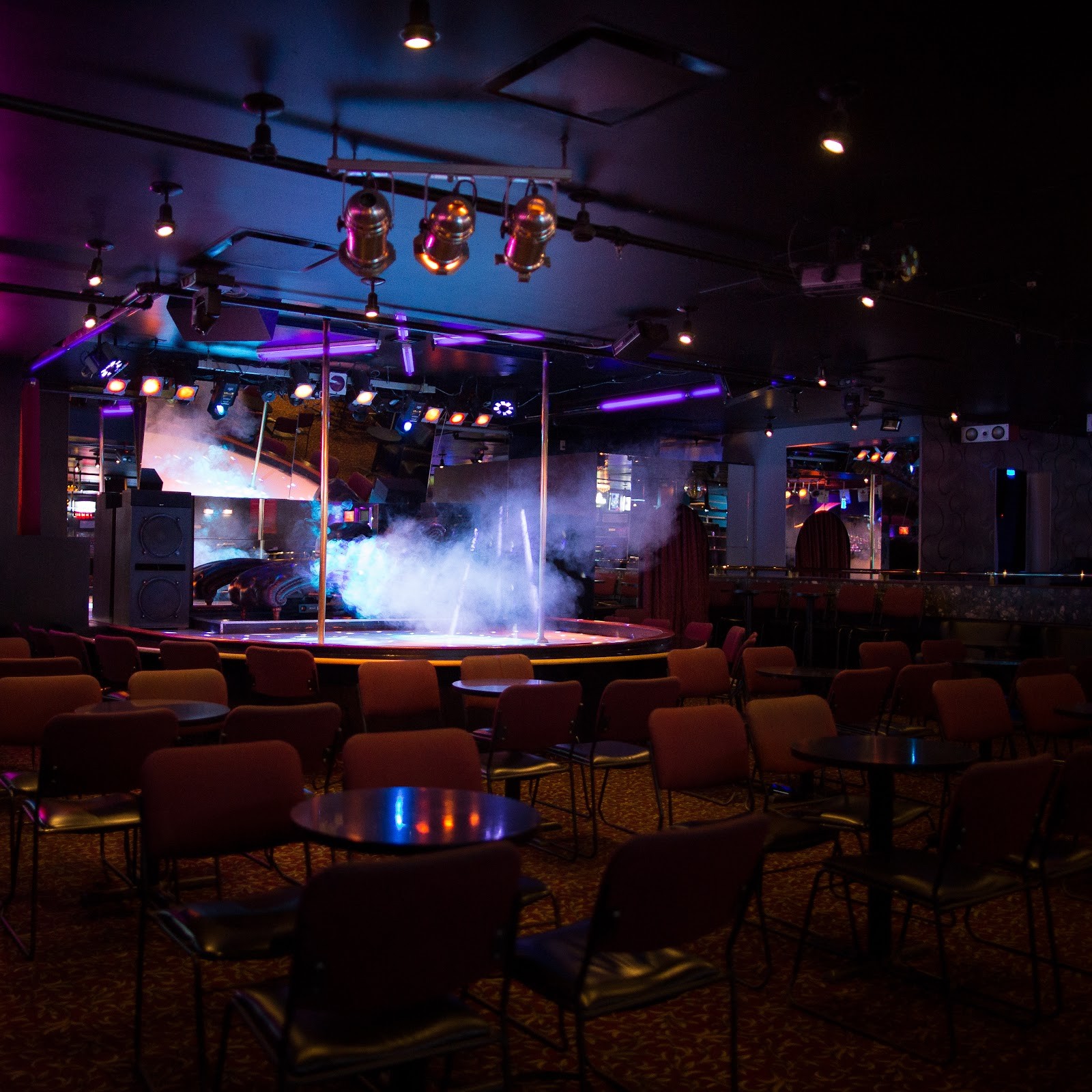 Cabaret Carol - Nightclub in Quebec, Canada