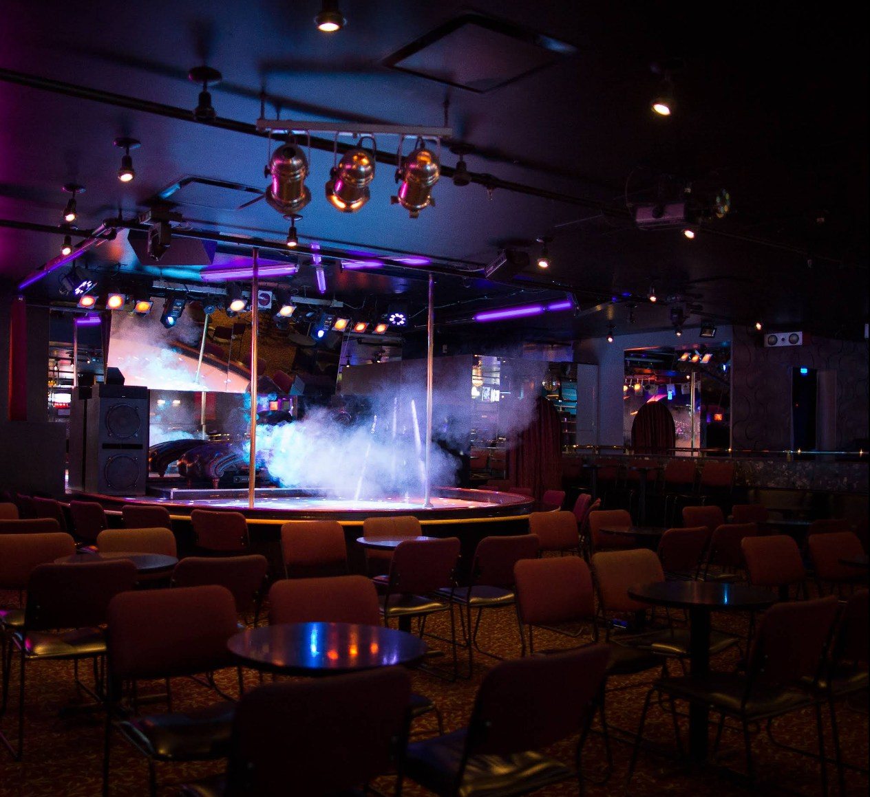Cabaret Carol - Nightclub in Quebec, Canada