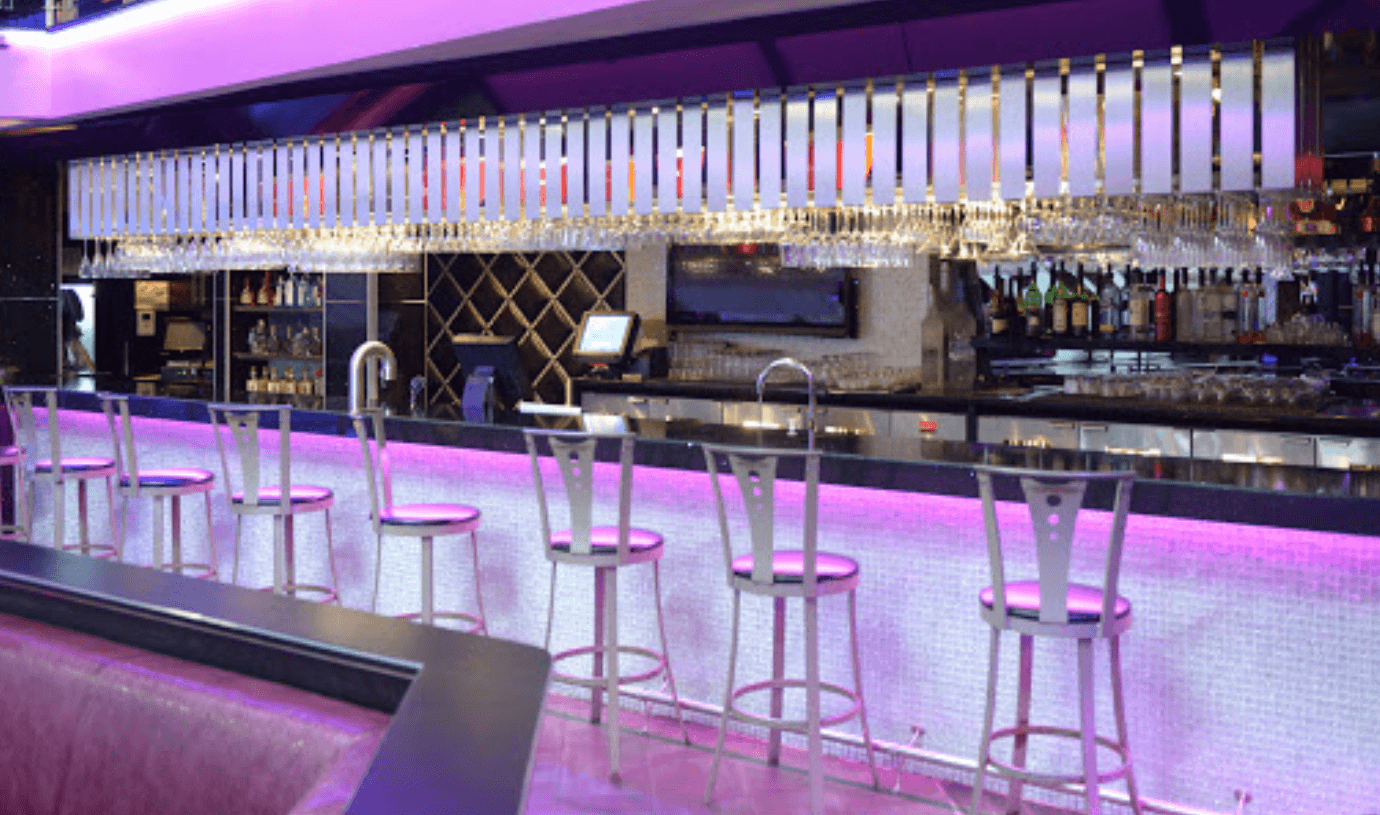 Cabaret Lady Mary Ann - Nightclub in Quebec, Canada