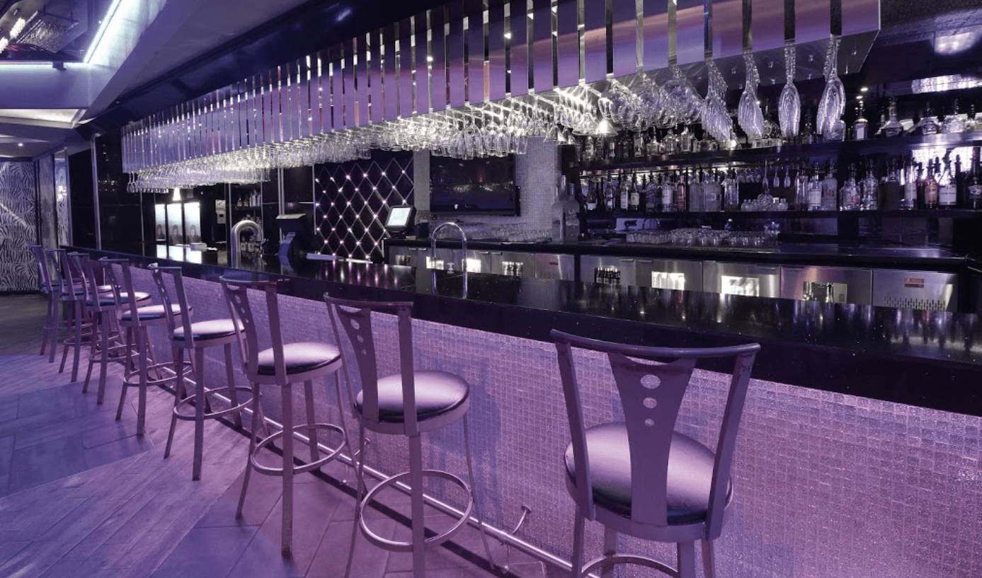 Cabaret Lady Mary Ann - Nightclub in Quebec, Canada