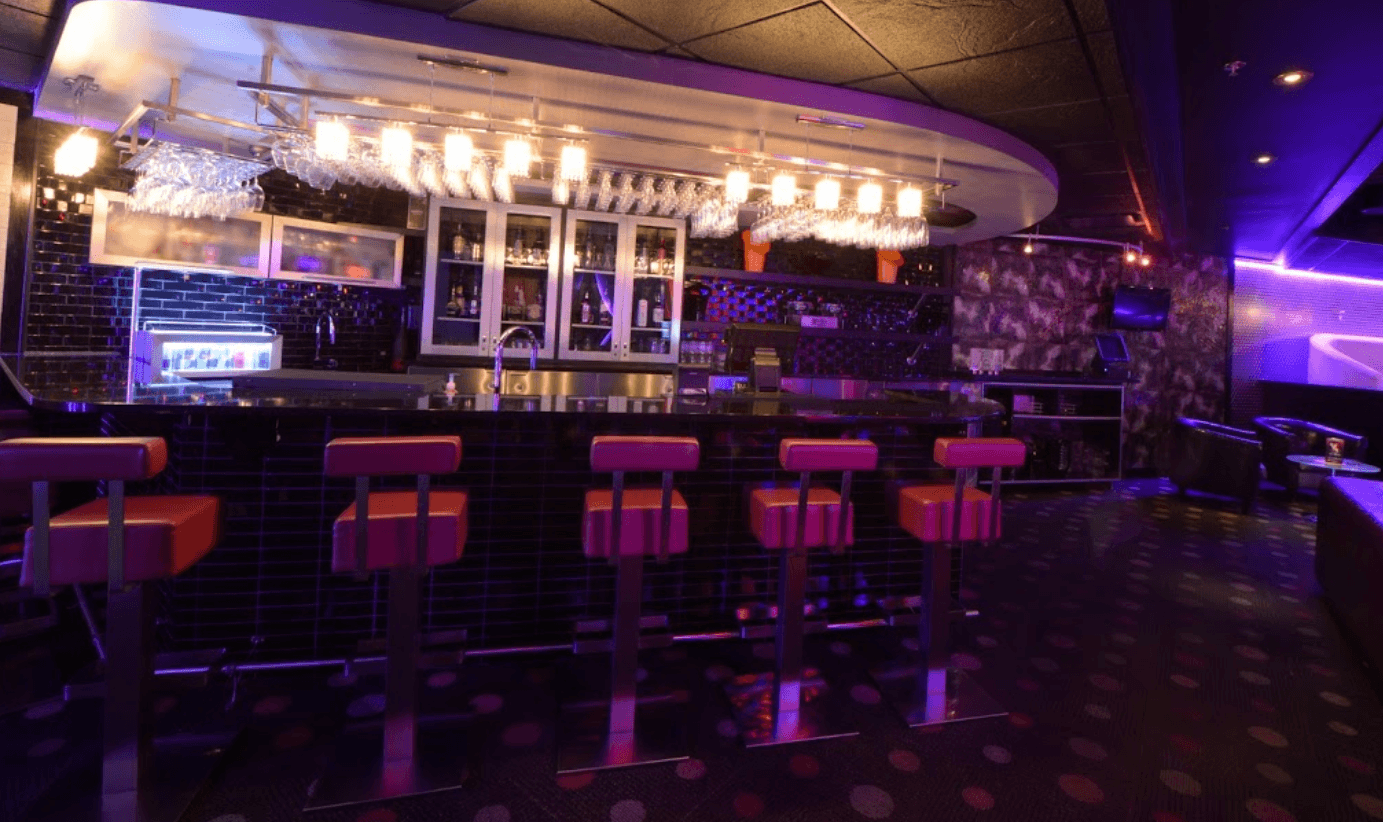 Cabaret Lady Mary Ann - Nightclub in Quebec, Canada