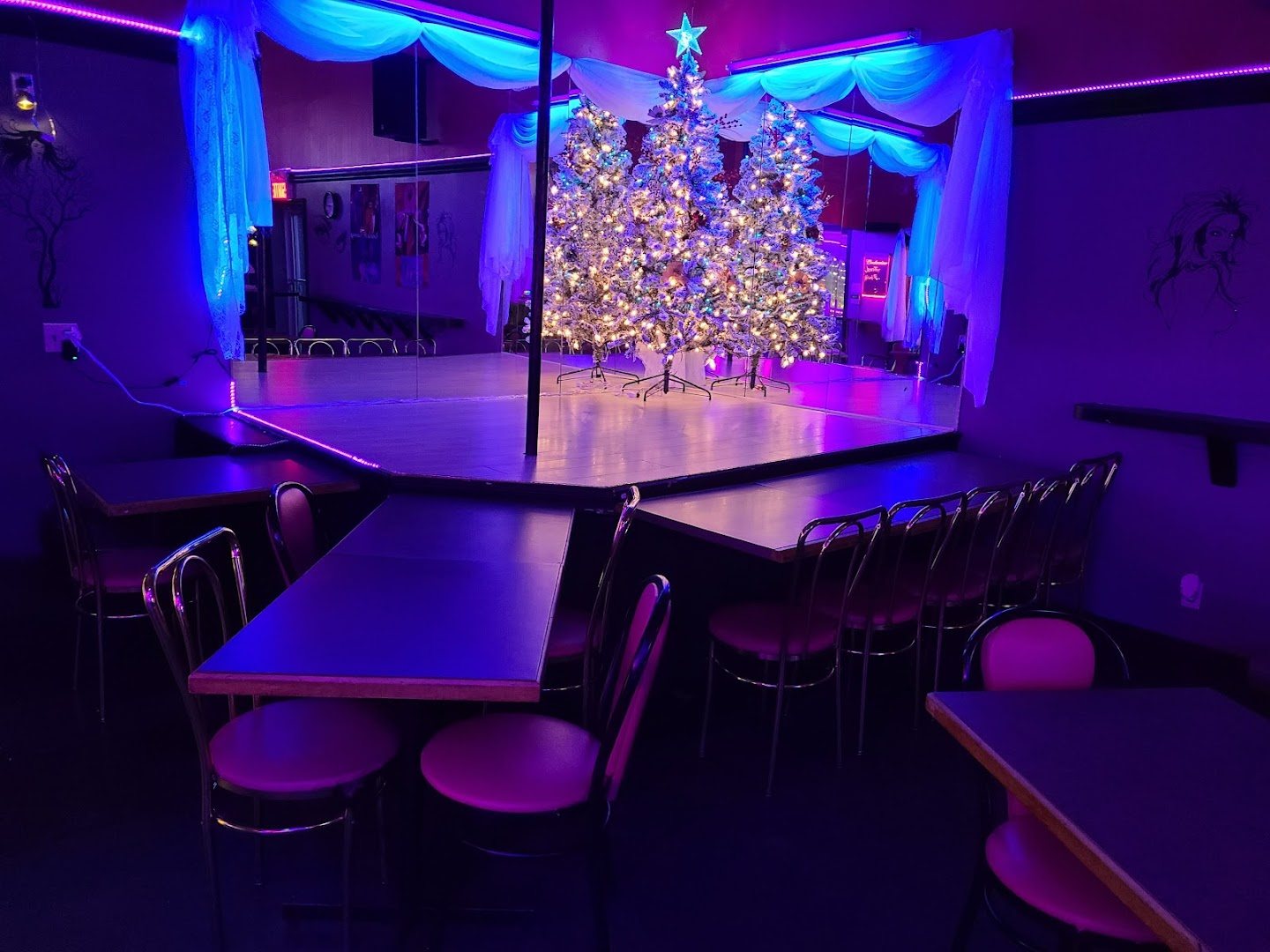 Cabaret Chez Elle - Nightclub in Sherbrooke, Canada