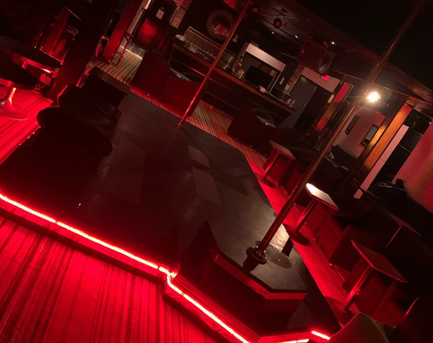 Foxxes Den Male Revue - Nightclub in Toronto, Canada