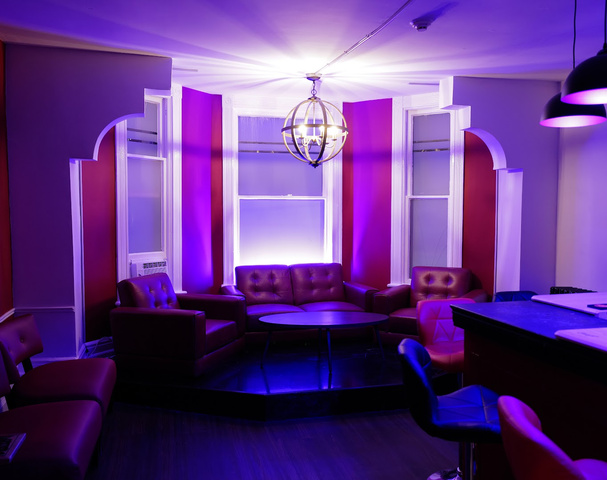 Oasis Aqualounge - Swinger Club in Toronto, Canada