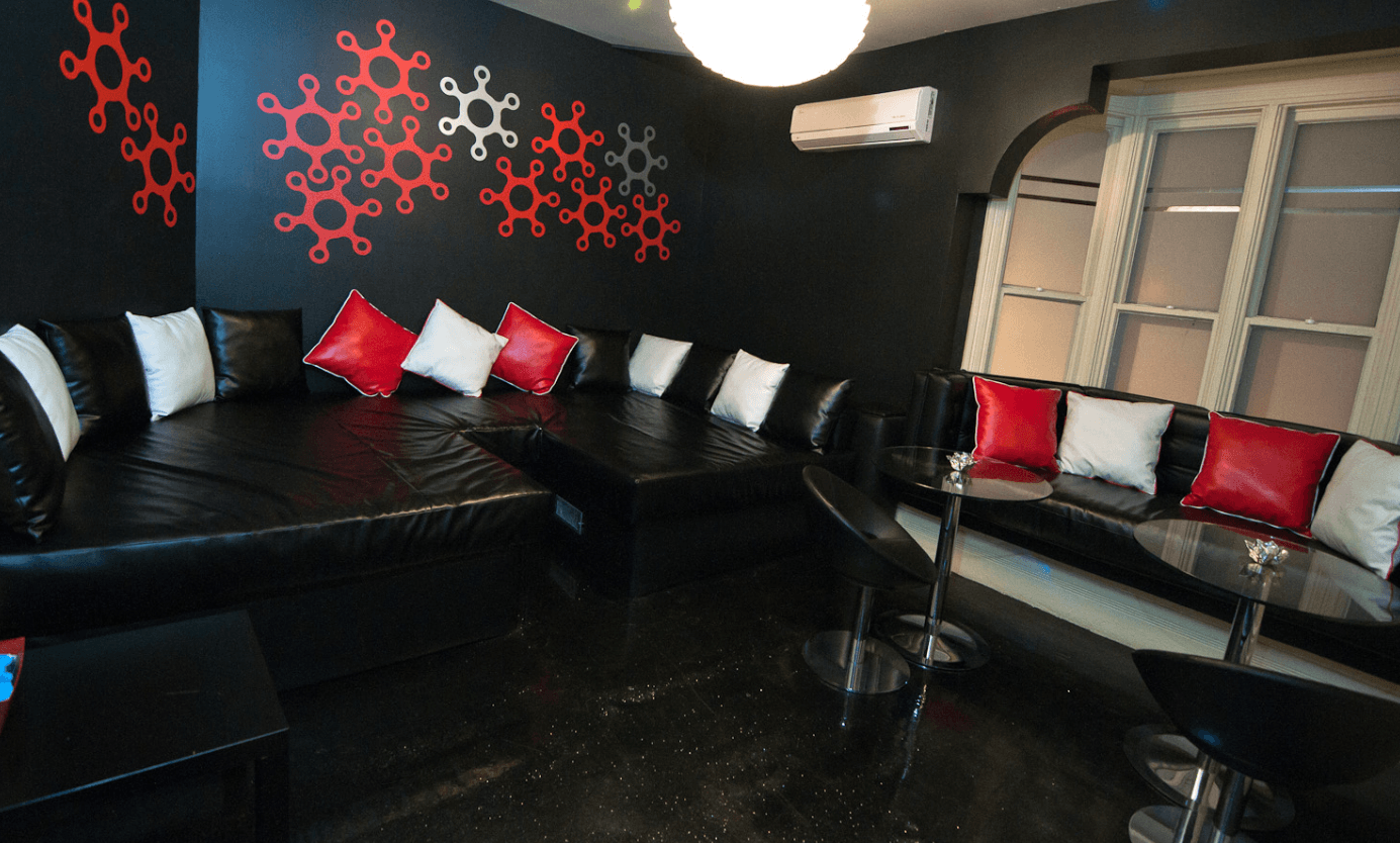 Oasis Aqualounge - Swinger Club in Toronto, Canada