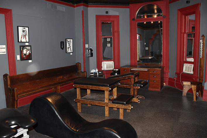 Oasis Aqualounge - Swinger Club in Toronto, Canada