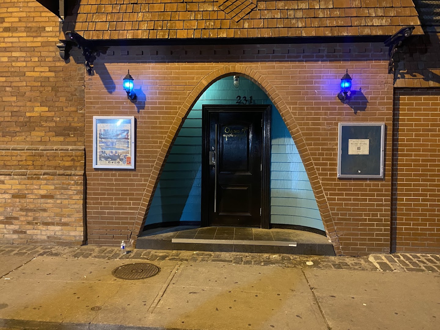 Oasis Aqualounge - Swinger Club in Toronto, Canada
