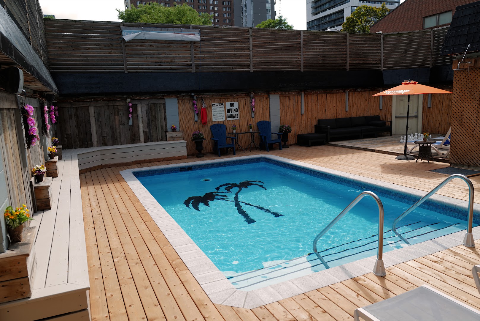 Oasis Aqualounge - Swinger Club in Toronto, Canada