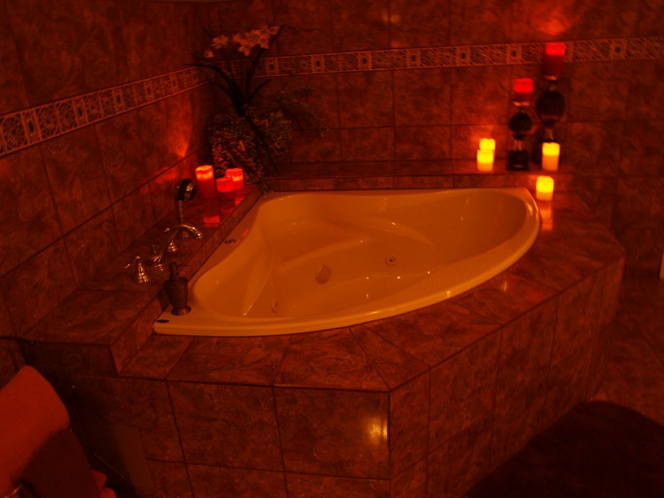 Platinum Club  - Erotic Massage in Vancouver, Canada