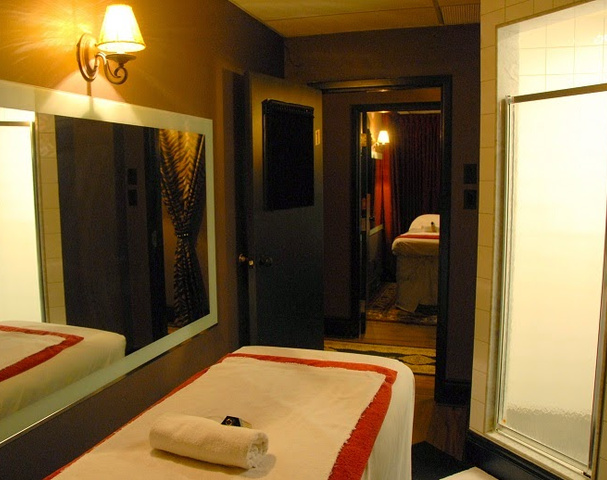 Blondie Massage Spa - Erotic Massage in Vaughan, Canada
