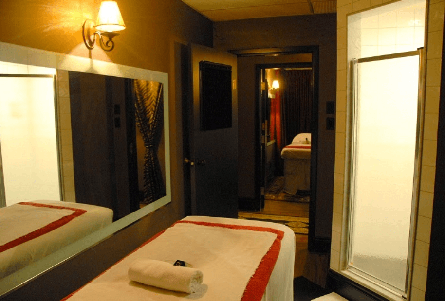 Blondie Massage Spa - Erotic Massage in Vaughan, Canada