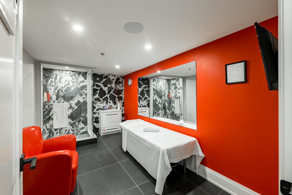 Blondie Massage Spa - Erotic Massage in Vaughan, Canada