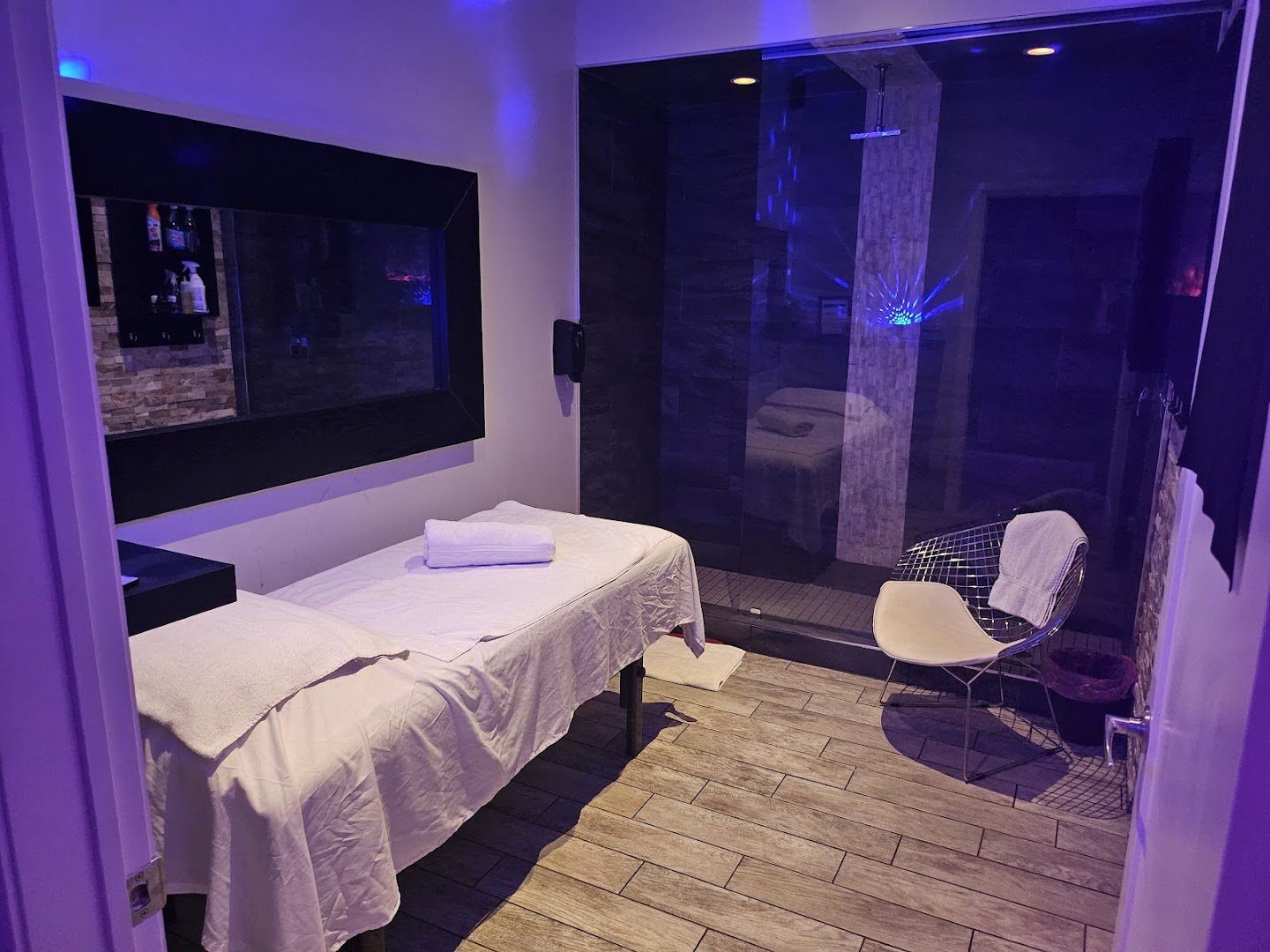 Synergy Erotic Massage - Erotic Massage in Vaughan, Canada