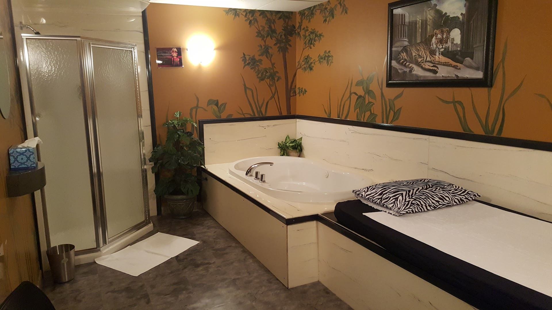 Executive Bath - Erotic Massage in Winnipeg, Canada