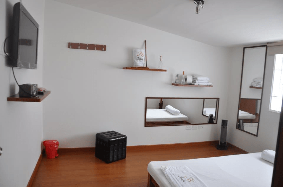 Bees Spa For Men - Erotic Massage in Bogota, Colombia