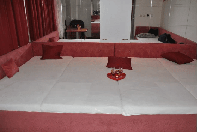 Nesytka Swingers Club - Swinger Club in Brno, Czechia